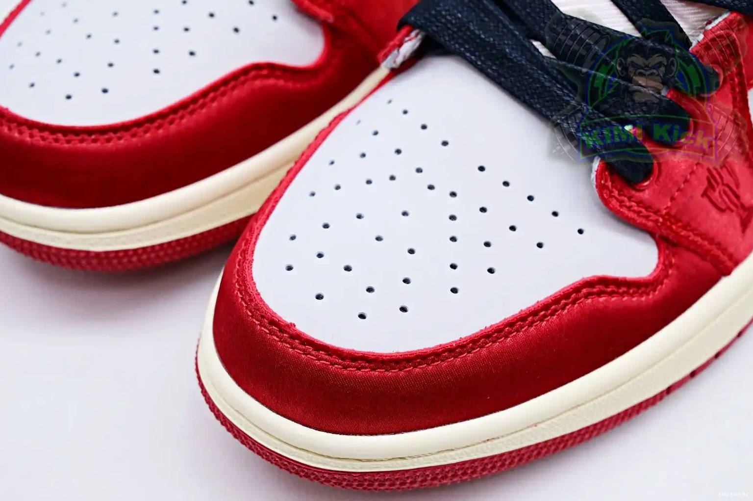 Jordan Room OG Kimikick x 1 Air Trophy Jordan Low “Away” 0701